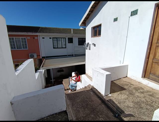 3 BEDROOM FREEHOLD FOR SALE IN RYDALVALE